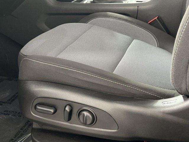 Vehicle image 11 of 30