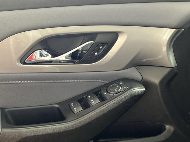 Vehicle image 13 of 30
