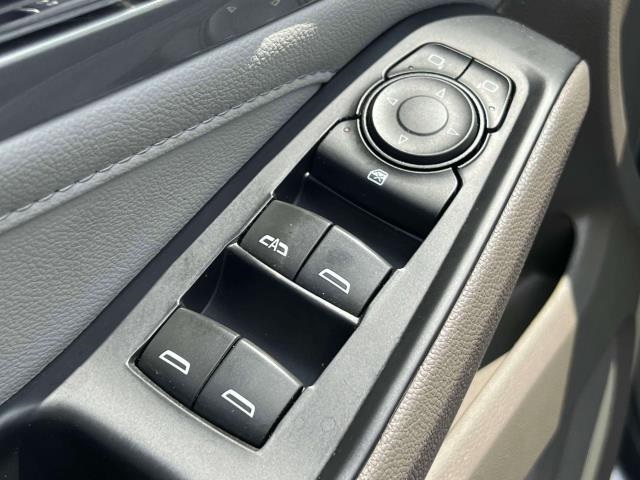 Vehicle image 35 of 37
