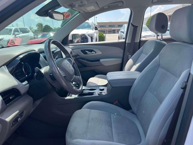 Vehicle image 33 of 37