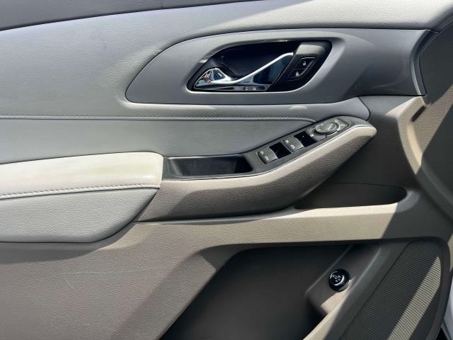 Vehicle image 17 of 37