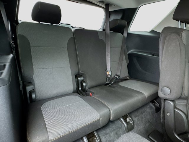 Vehicle image 18 of 20