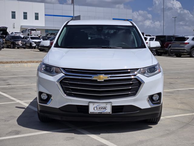 2021 Chevrolet Traverse LT Leather Image 2 of 32