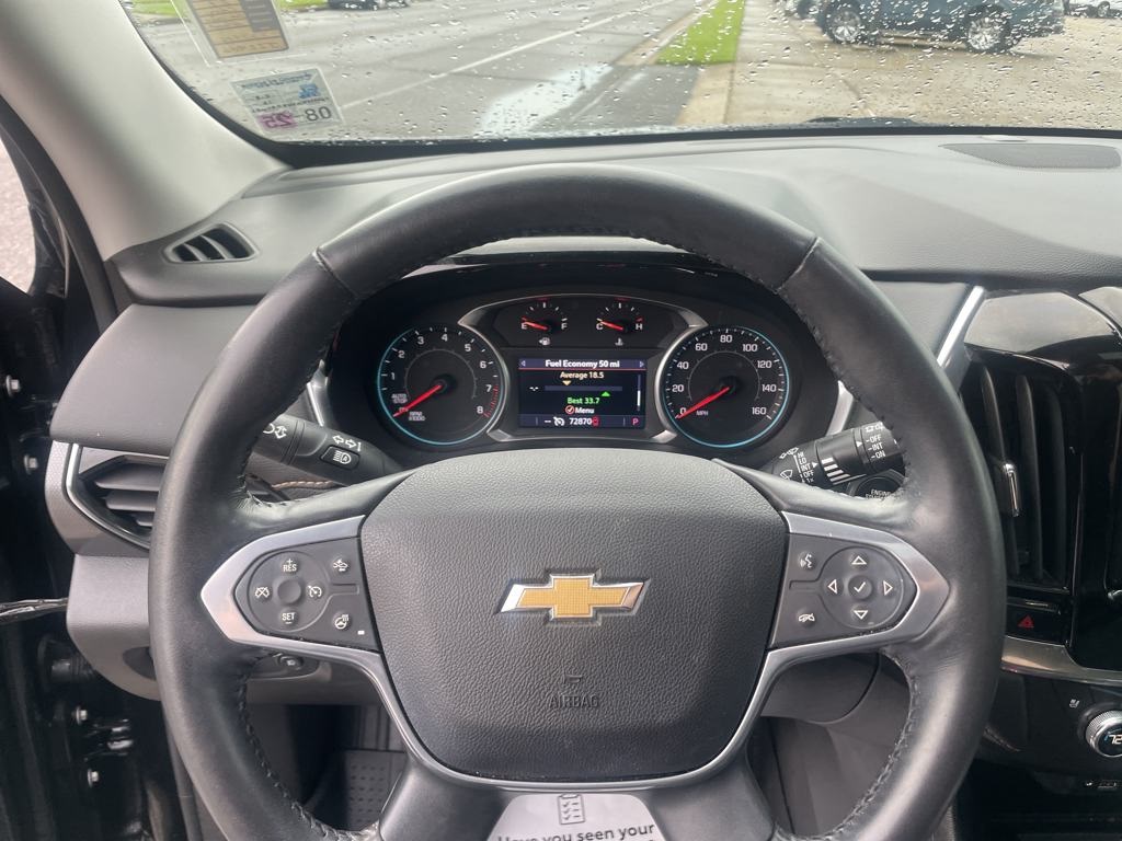 Vehicle image 9 of 21