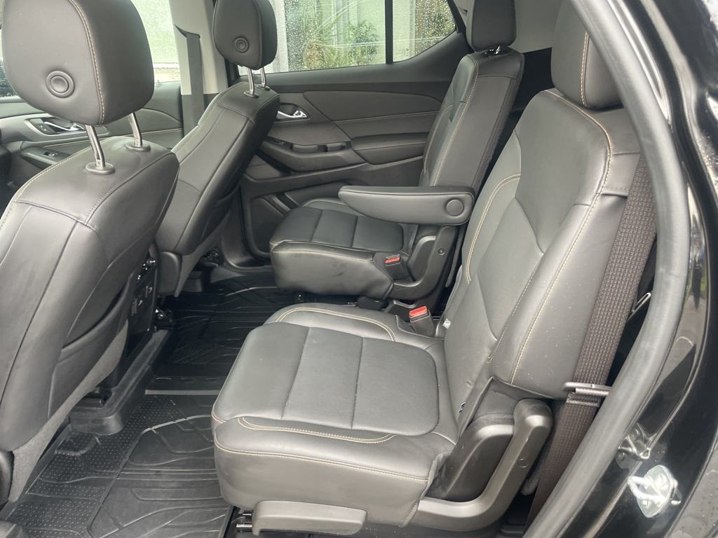 Vehicle image 16 of 21