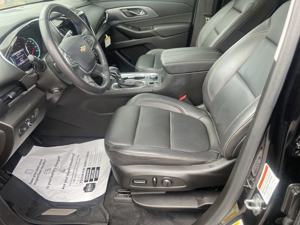 Vehicle image 15 of 21