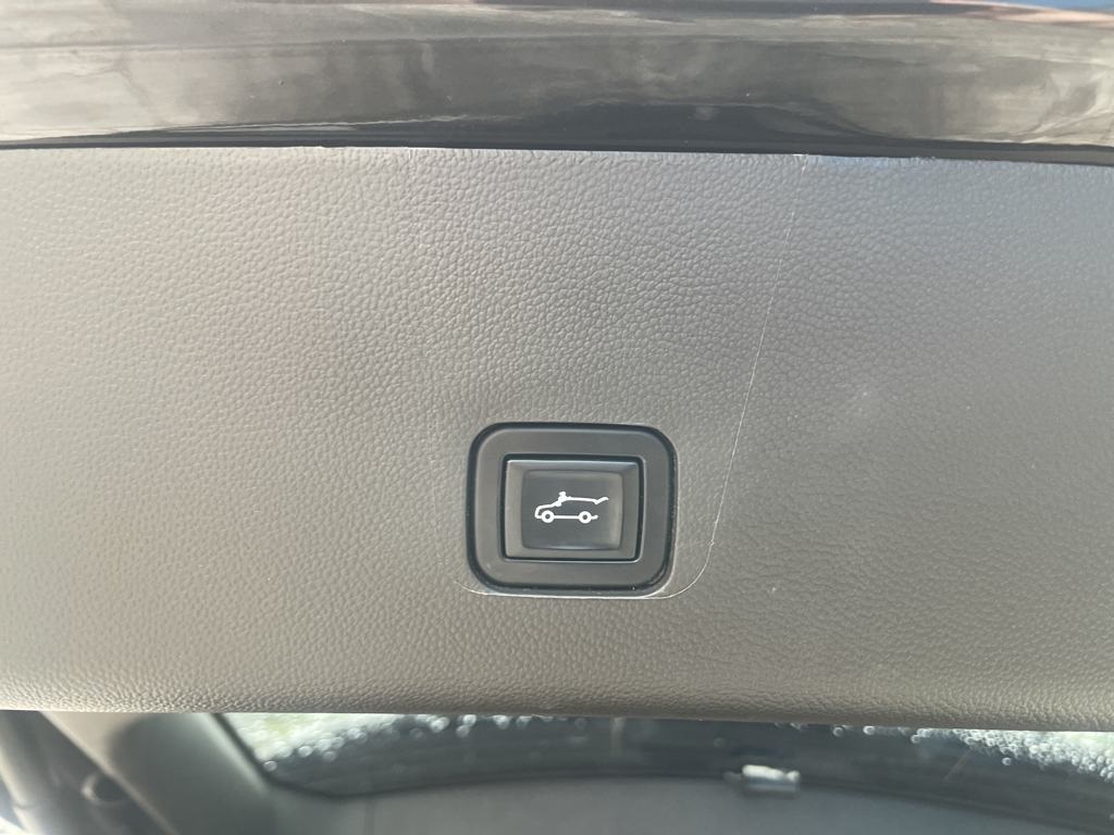 Vehicle image 21 of 21