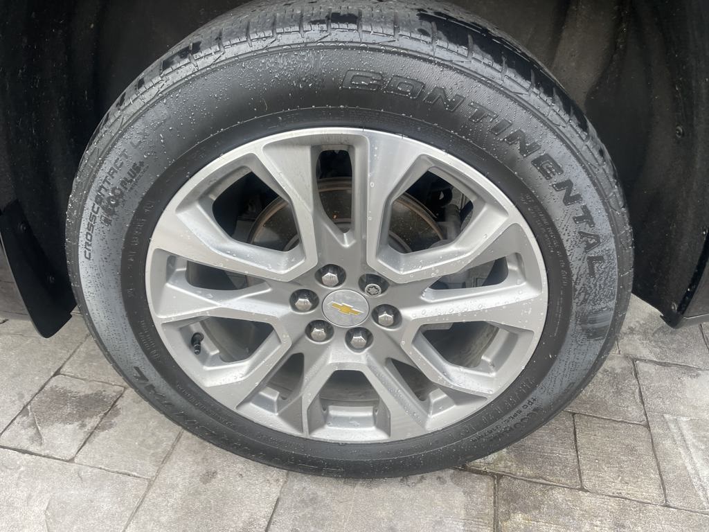 Vehicle image 8 of 21
