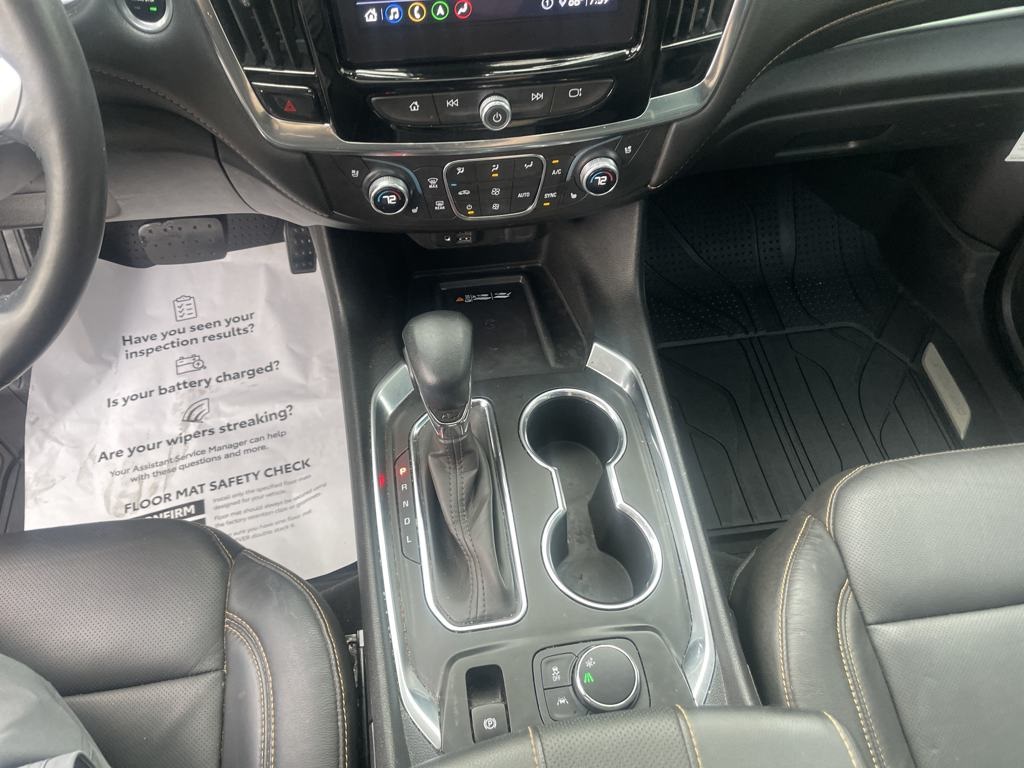 Vehicle image 11 of 21