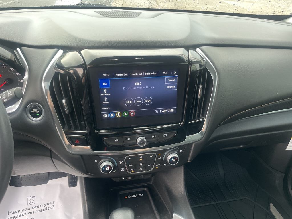 Vehicle image 10 of 21