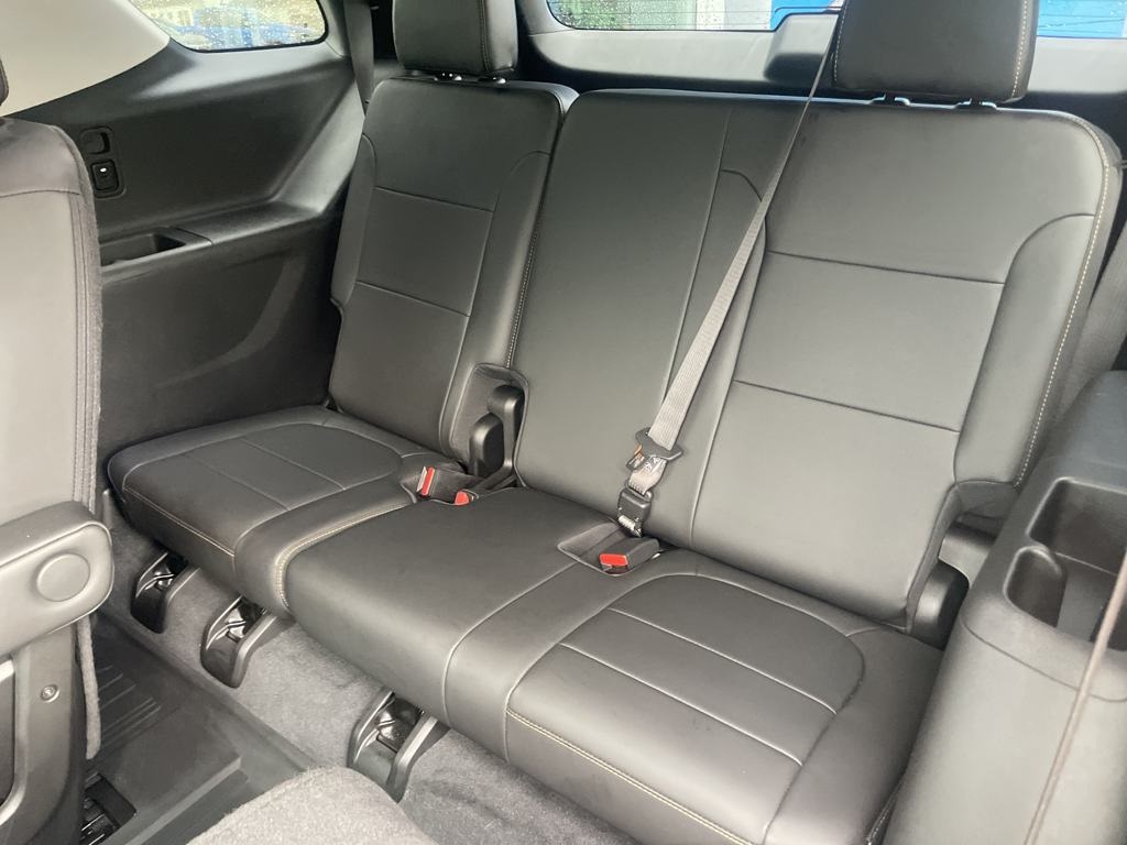 Vehicle image 19 of 21