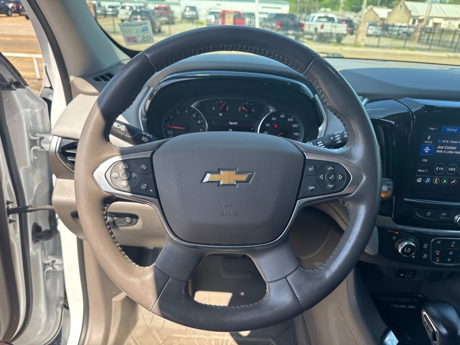 Vehicle image 10 of 12