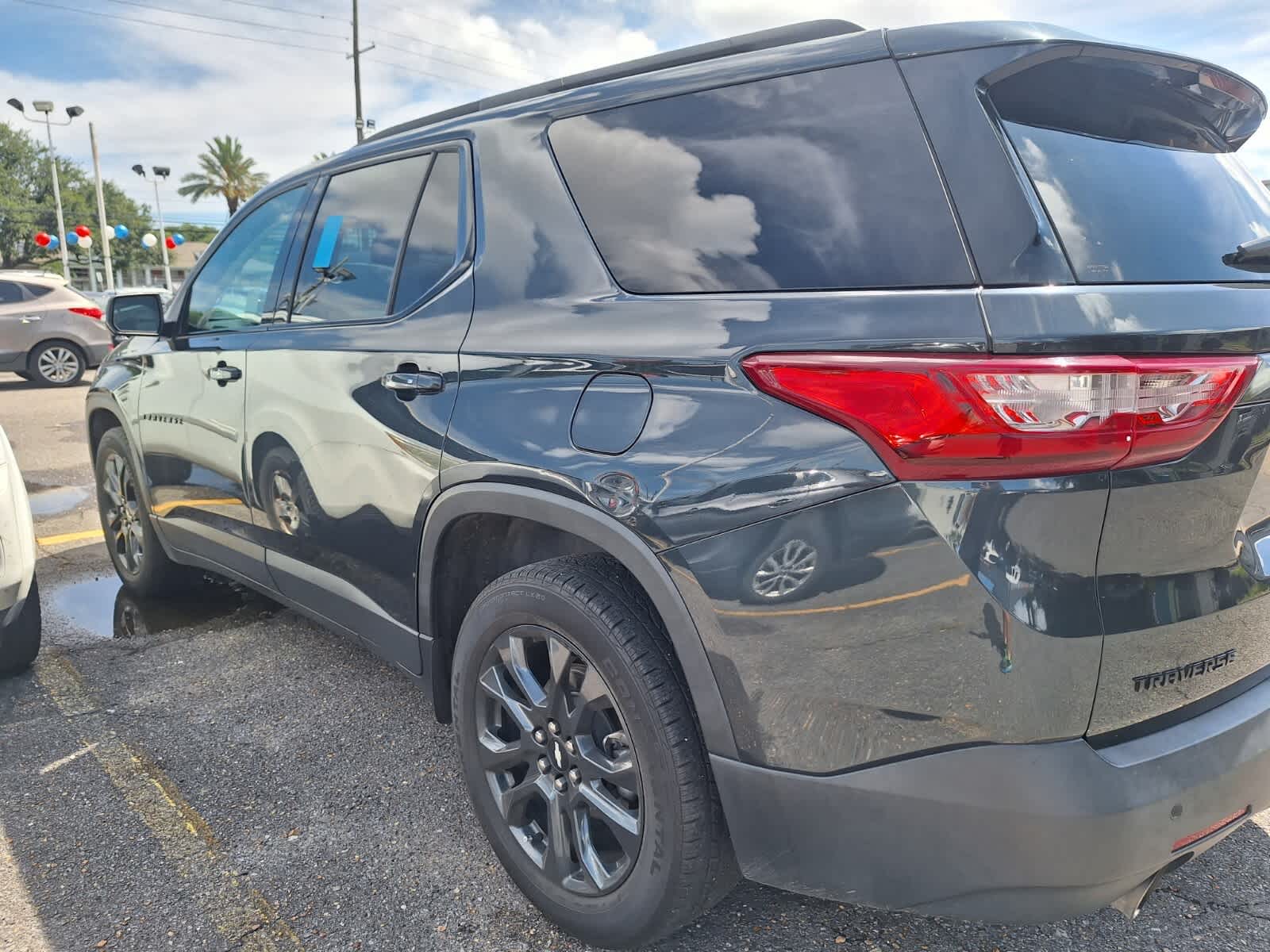 Vehicle image 4 of 5