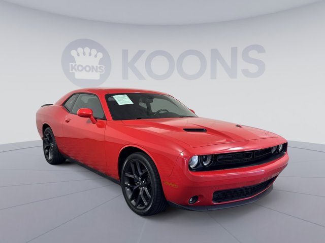 2021 Dodge Challenger SXT Image 3 of 24