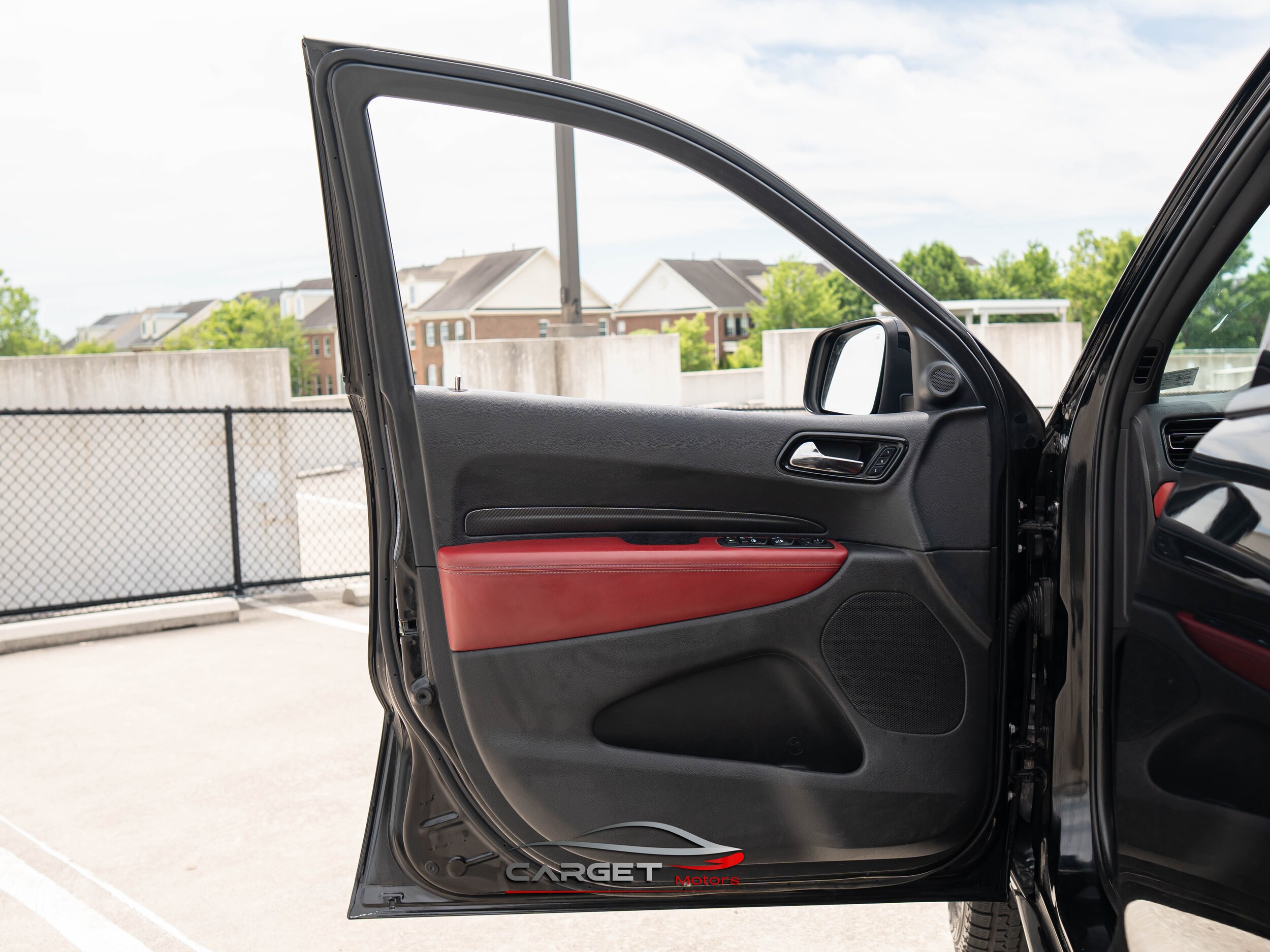 Vehicle image 41 of 51