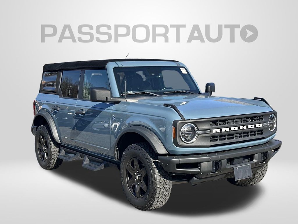 2021 Ford Bronco Black Diamond Image 3 of 29