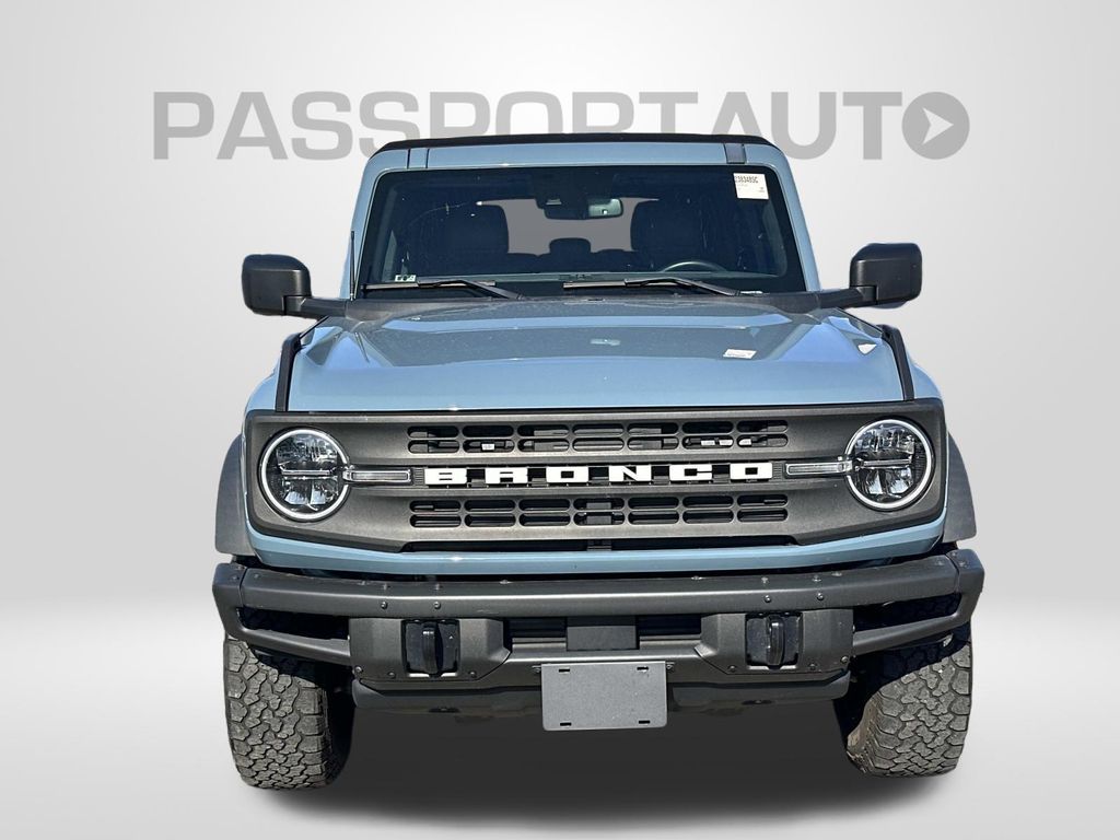 2021 Ford Bronco Black Diamond Image 2 of 29
