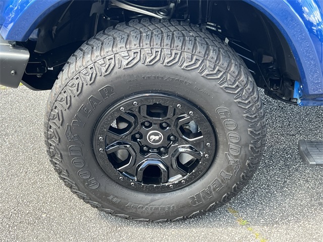 Vehicle image 8 of 34
