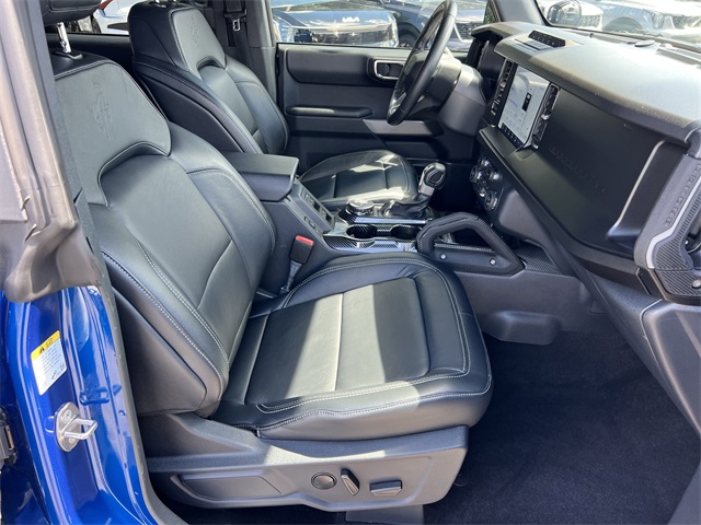 Vehicle image 17 of 34