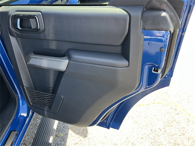 Vehicle image 26 of 34