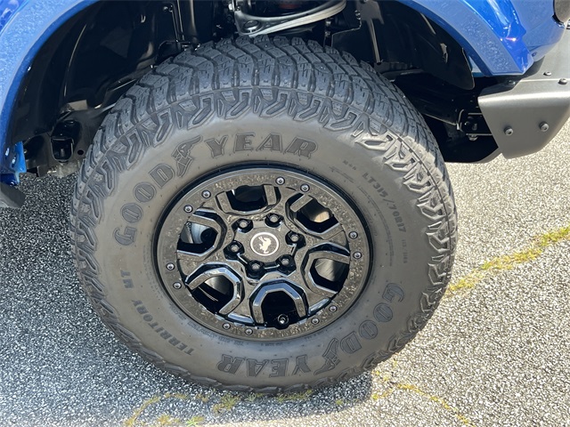 Vehicle image 9 of 34