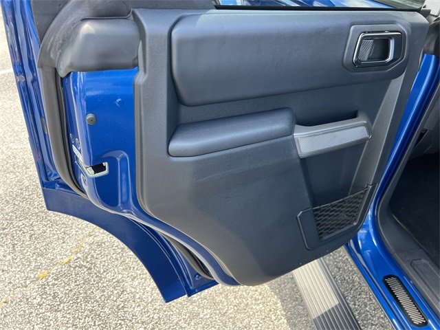 Vehicle image 25 of 34