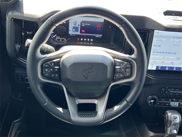 Vehicle image 31 of 34