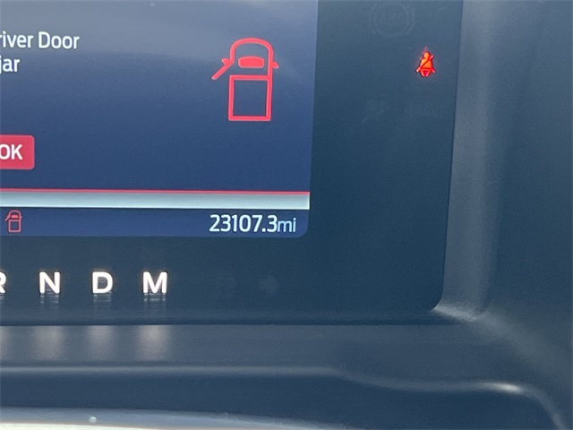 Vehicle image 21 of 34