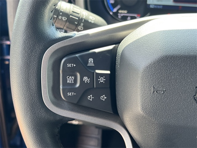 Vehicle image 28 of 34