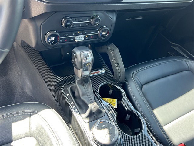 Vehicle image 23 of 34
