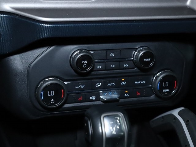 Vehicle image 30 of 45