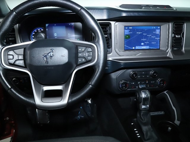 Vehicle image 32 of 45