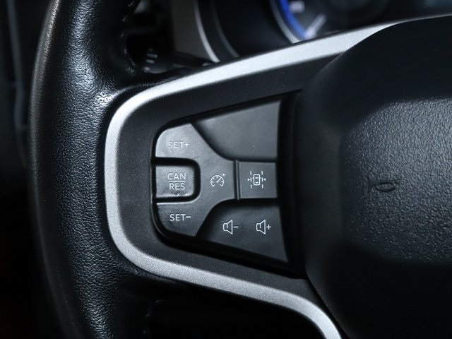 Vehicle image 26 of 45