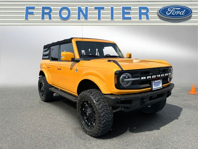 2021 Ford Bronco Outer Banks Image 3 of 29
