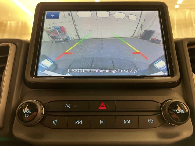Vehicle image 18 of 23