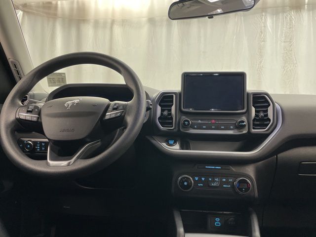 Vehicle image 13 of 23