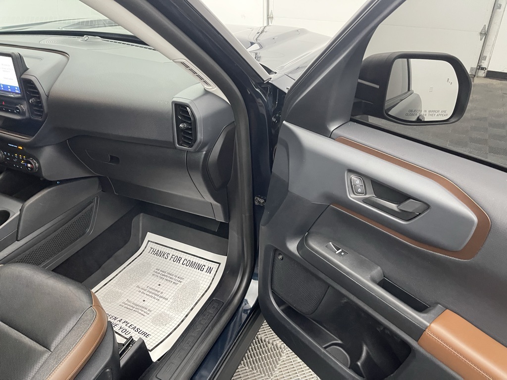 Vehicle image 19 of 34