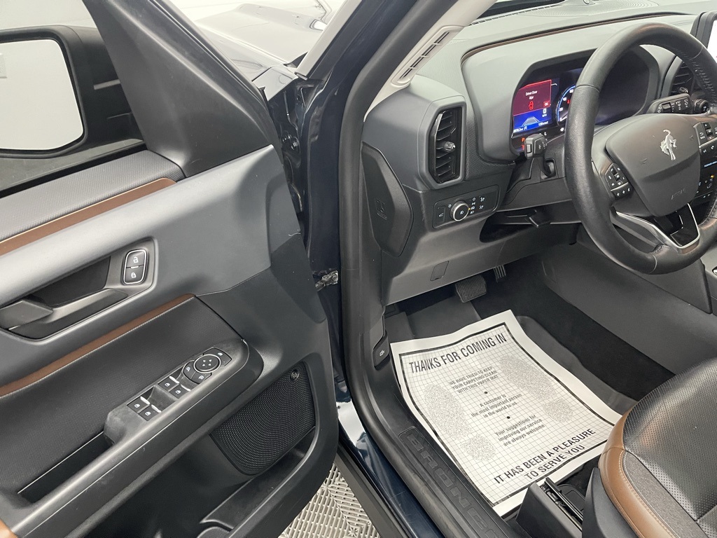 Vehicle image 18 of 34