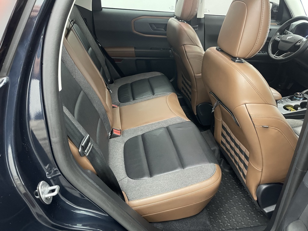 Vehicle image 11 of 34