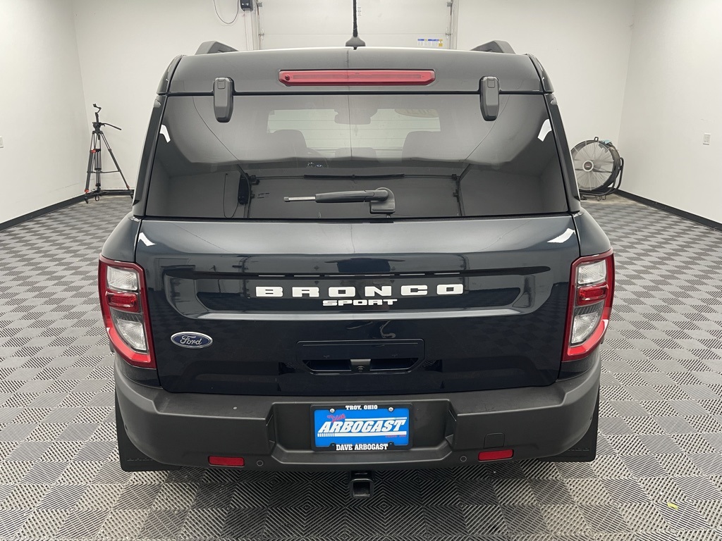 Vehicle image 10 of 34
