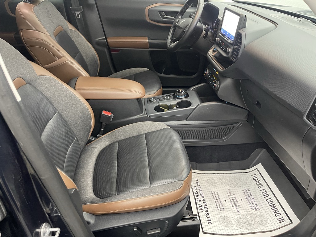 Vehicle image 14 of 34