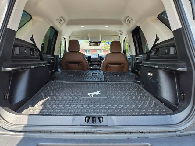 Vehicle image 27 of 61