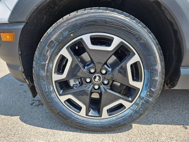 Vehicle image 17 of 61