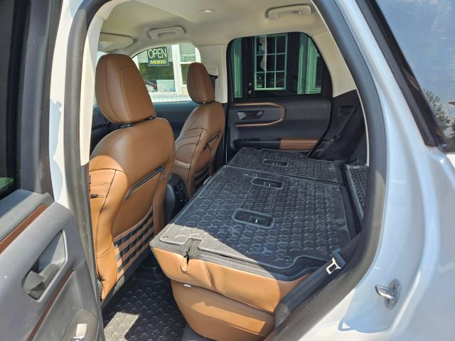 Vehicle image 28 of 61