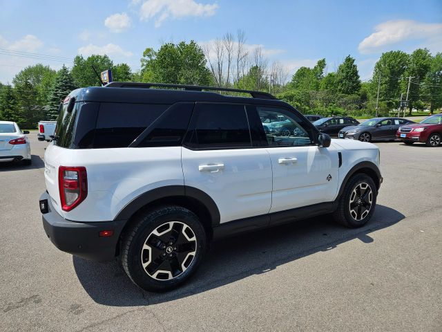 Vehicle image 10 of 61