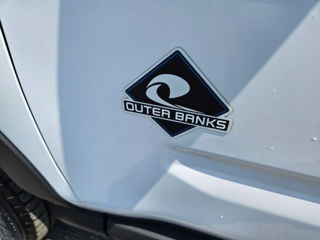 Vehicle image 38 of 61