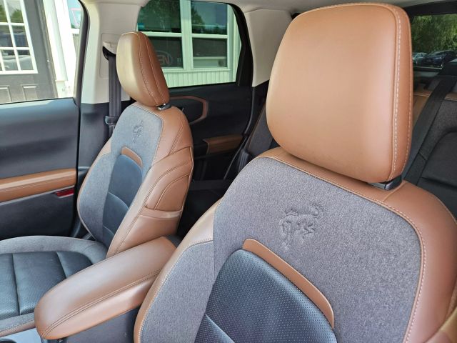 Vehicle image 41 of 61