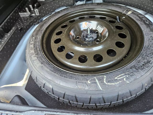 Vehicle image 26 of 61