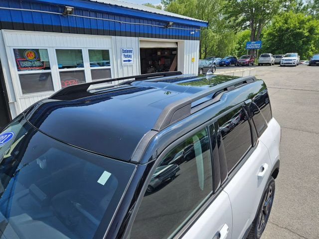 Vehicle image 21 of 61
