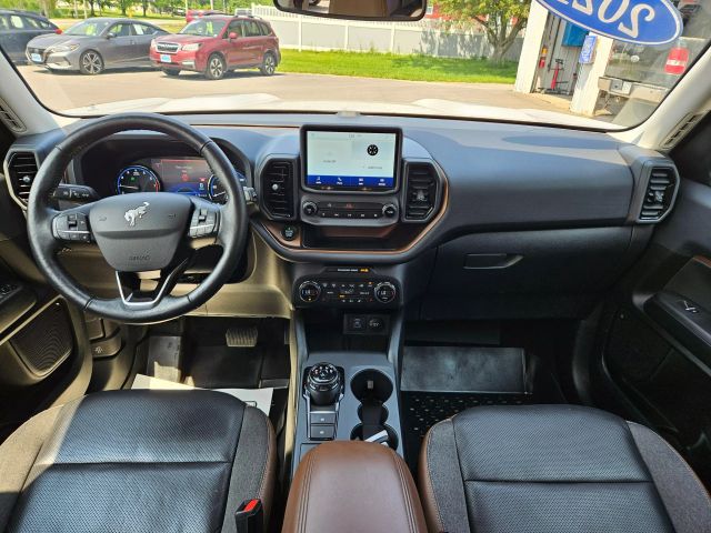 Vehicle image 36 of 61